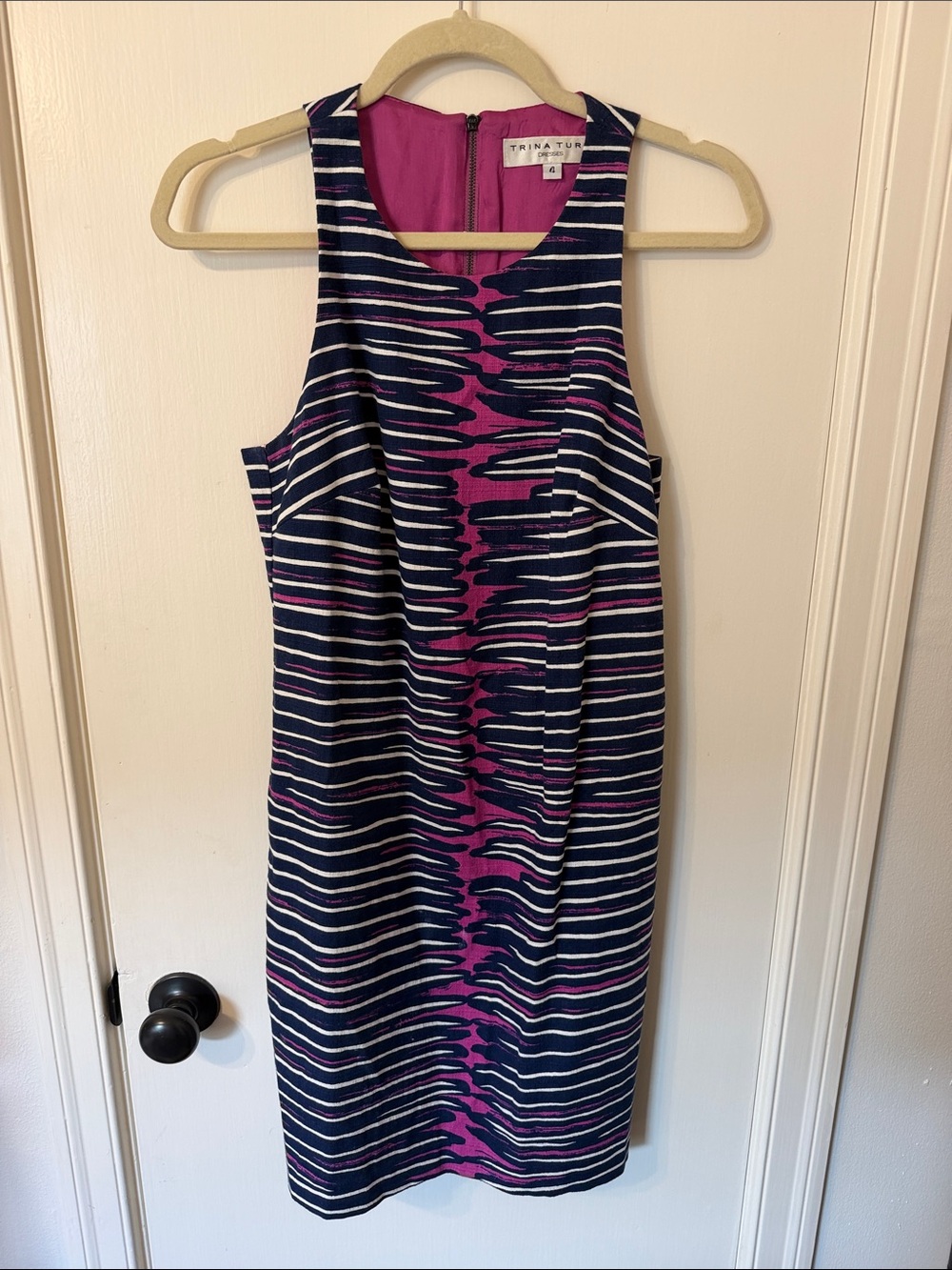 Trina Turk size 4 Navy, Fuchsia & White Patterned Sleeveless Sheath Dress